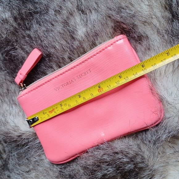 Victoria's Secret  case - Picture 4 of 9